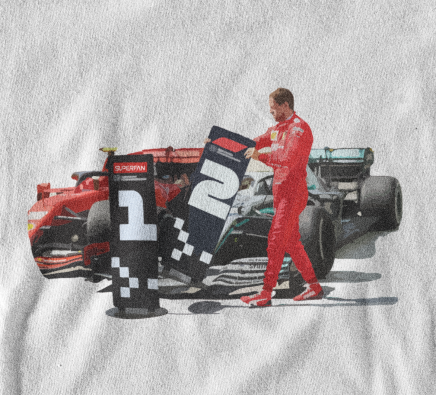 Camiseta con el cartel del primer puesto de Vettel